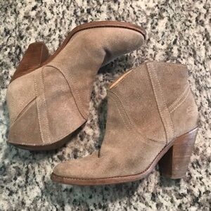 Vero Cuoio Booties